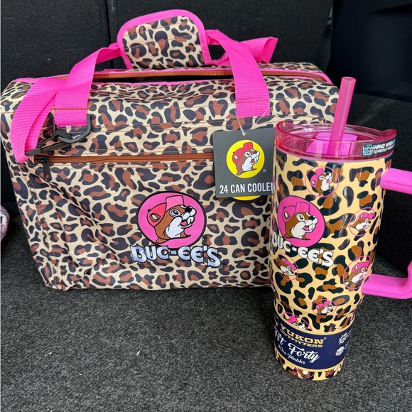 BUC-EE'S Handbags - Pink Buc-ee’s cheetah Cooler Bag & Tumbler Set